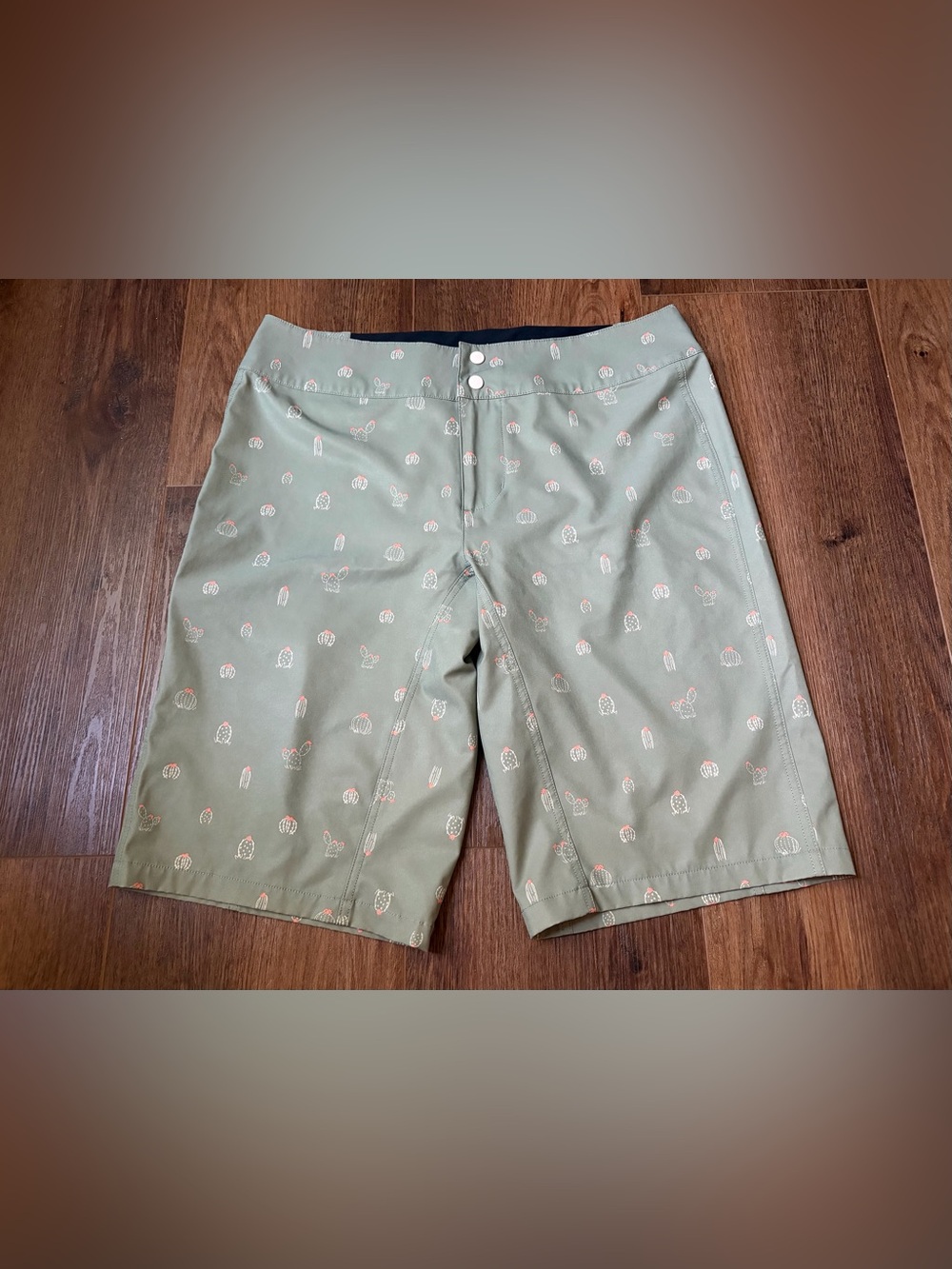 Wild Rye Bike Shorts Womens 10 Green 12" Cactus Print Cycling Hiking Trail